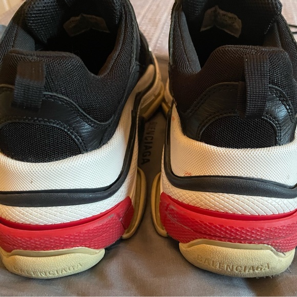 Balenciaga Triple S Black Sneakers - Picture 3 of 4